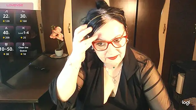 Snapshot of exiMIlf chatting on May 12, 1:19 pm exiMIlf online show from May 12, 1:19 pm