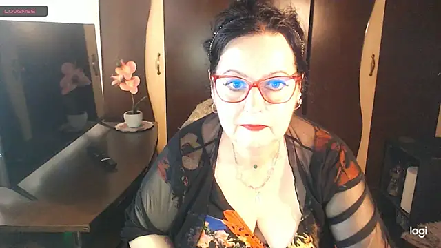 Snapshot of exiMIlf chatting on May 22, 12:44 pm exiMIlf online show from May 22, 12:44 pm