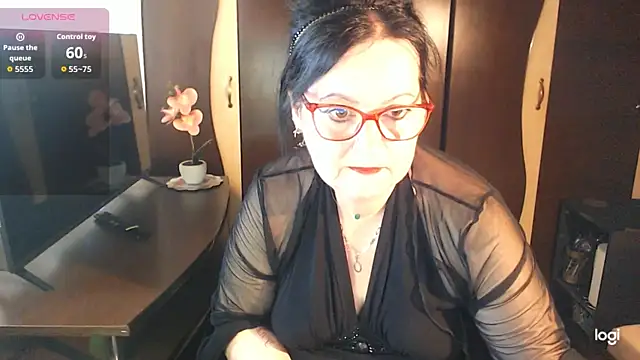 Snapshot of exiMIlf chatting on May 26, 12:12 pm exiMIlf online show from May 26, 12:12 pm
