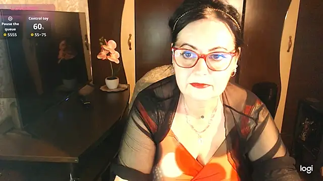 Snapshot of exiMIlf chatting on June 10, 5:56 pm exiMIlf online show from June 10, 5:56 pm