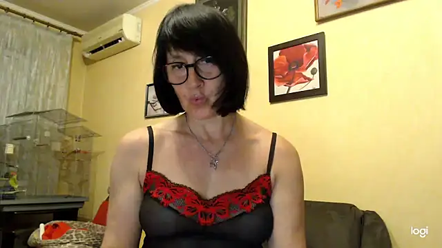 Snapshot of Vlastelina chatting on May 12, 7:22 pm Vlastelina online show from May 12, 7:22 pm