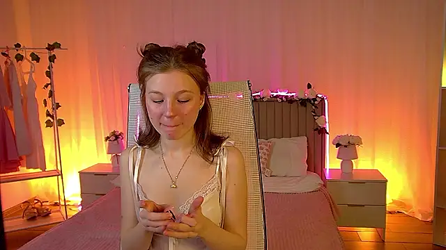 ElliFrankenweenie online show from March 15, 7:03 am