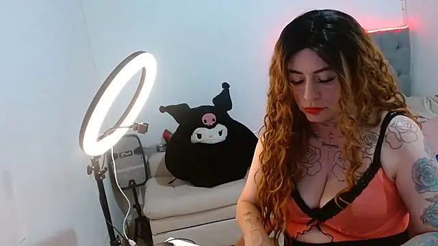 mia vantt online show from April 13, 8:47 pm