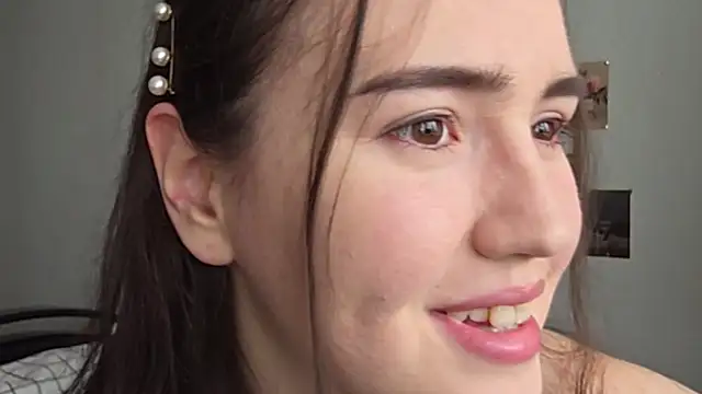 RedginBluebersky online show from April 8, 6:02 am