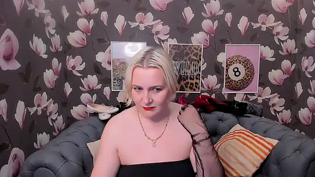 Victoria Notti online show from April 15, 10:55 am