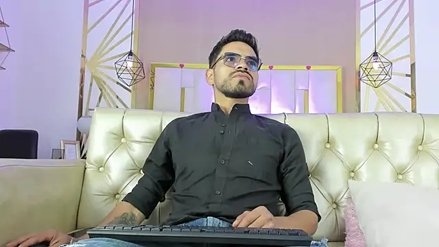 Snapshot of HotPulse_vc chatting on February 20, 12:27 pm HotPulse vc online show from February 20, 12:27 pm