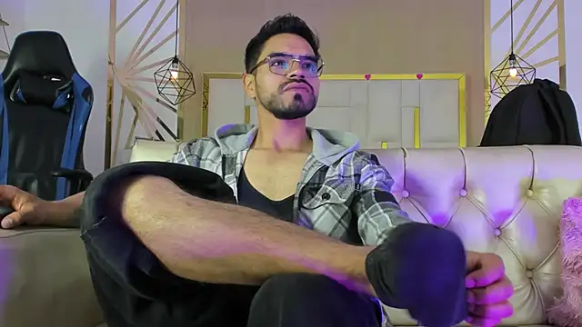 Snapshot of HotPulse_vc chatting on February 23, 12:24 pm HotPulse vc online show from February 23, 12:24 pm