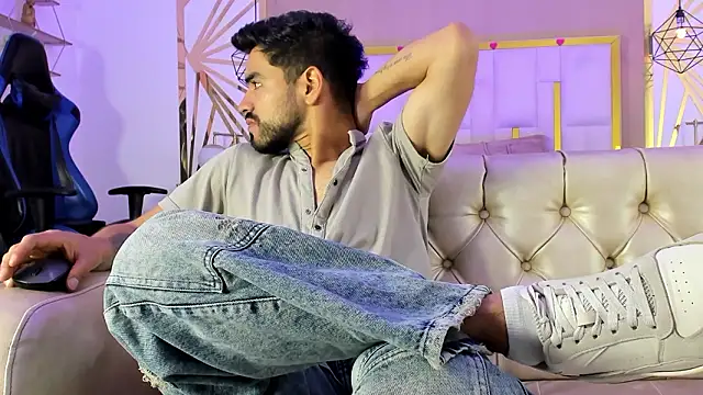 Snapshot of HotPulse_vc chatting on March 3, 12:44 pm HotPulse vc online show from March 3, 12:44 pm