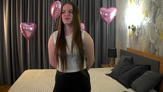 MarenCalarco online show from February 15, 3:53 pm