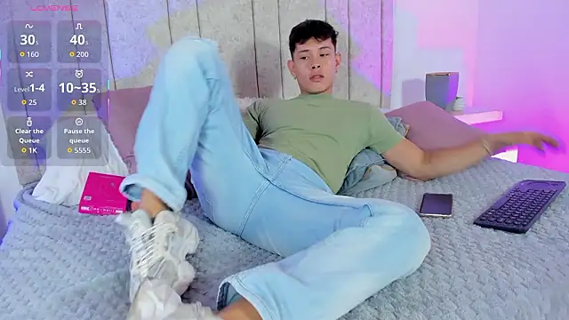 Snapshot of Daniel_Evans1 chatting on February 20, 11:27 pm Daniel Evans1 online show from February 20, 11:27 pm