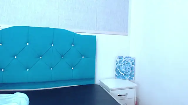 orianna and sasha online show from April 14, 8:48 pm