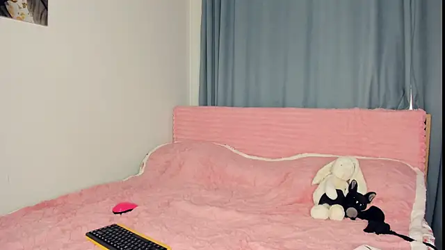 Snapshot of cuit_burg chatting on February 12, 7:58 am cuit burg online show from February 12, 7:58 am