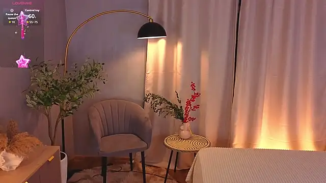 Snapshot of TomieFern_ chatting on February 17, 3:29 pm TomieFern online show from February 17, 3:29 pm