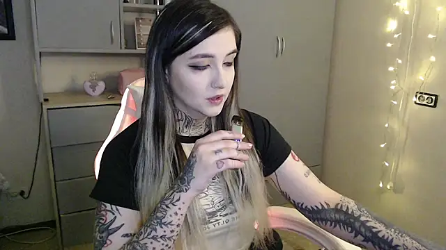 Snapshot of Rin_Tozier chatting on March 21, 1:32 am Rin Tozier online show from March 21, 1:32 am