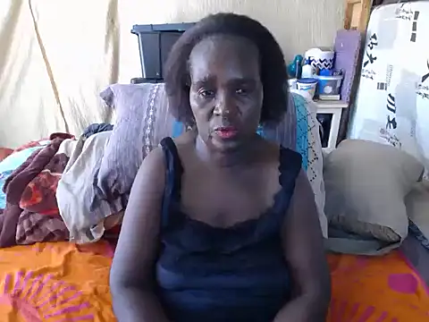 Snapshot of NaughtygrannieXX chatting on February 11, 9:36 am NaughtygrannieXX online show from February 11, 9:36 am