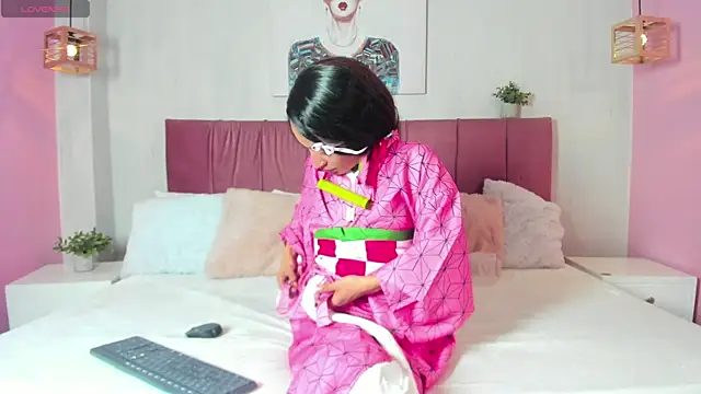 Snapshot of emma_wilder_ chatting on February 19, 7:43 pm emma wilder online show from February 19, 7:43 pm