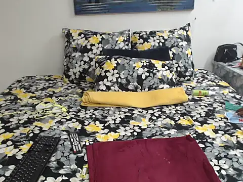 Snapshot of MissRedHotRaven chatting on February 22, 5:44 pm MissRedHotRaven online show from February 22, 5:44 pm