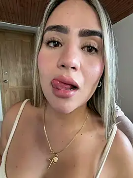 Snapshot of Miilana_ chatting on July 14, 9:42 pm Miilana online show from July 14, 9:42 pm