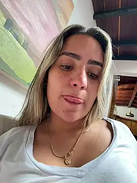 Snapshot of Miilana_ chatting on July 23, 3:21 pm Miilana online show from July 23, 3:21 pm
