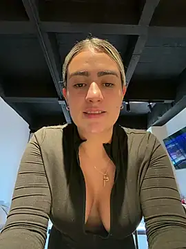Snapshot of Miilana_ chatting on July 31, 3:11 pm Miilana online show from July 31, 3:11 pm