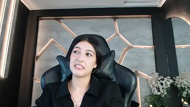 Snapshot of SinLickerr chatting on February 28, 7:37 pm SinLickerr online show from February 28, 7:37 pm