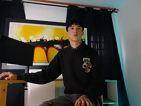 jullian ricci online show from March 4, 8:48 pm