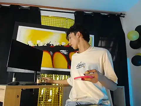 jullian ricci online show from March 13, 7:20 pm