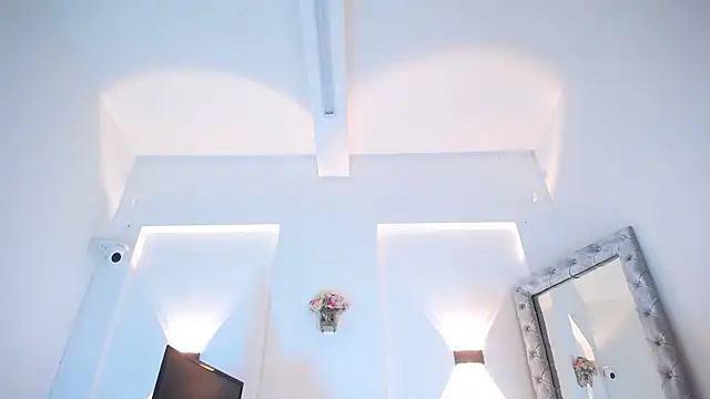 jullian ricci online show from April 14, 1:22 am