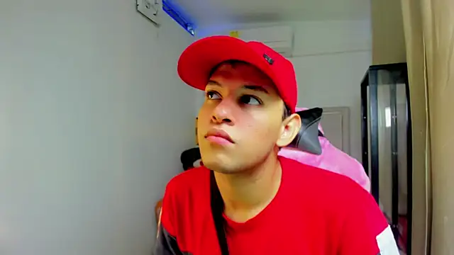 Top and bottom online show from April 4, 8:17 pm