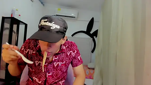 Top and bottom online show from April 10, 8:35 pm