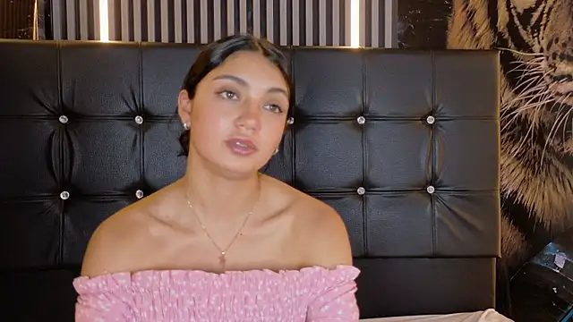 Snapshot of _ArianaToroo chatting on March 2, 3:30 pm ArianaToroo online show from March 2, 3:30 pm