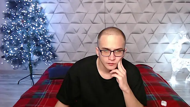 Pure Aura online show from February 14, 9:33 pm