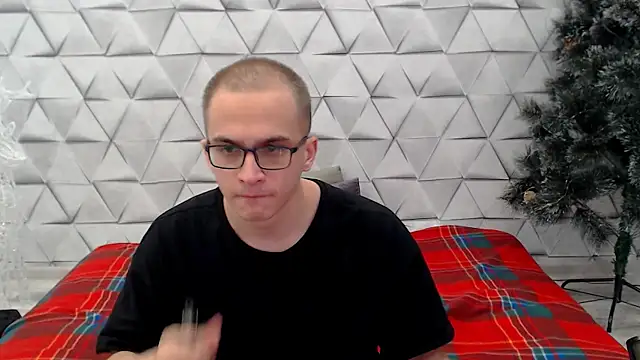 Pure Aura online show from February 20, 8:42 pm