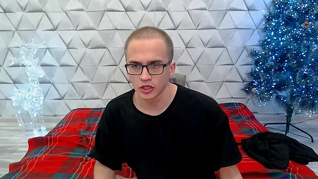 Pure Aura online show from February 24, 9:35 pm