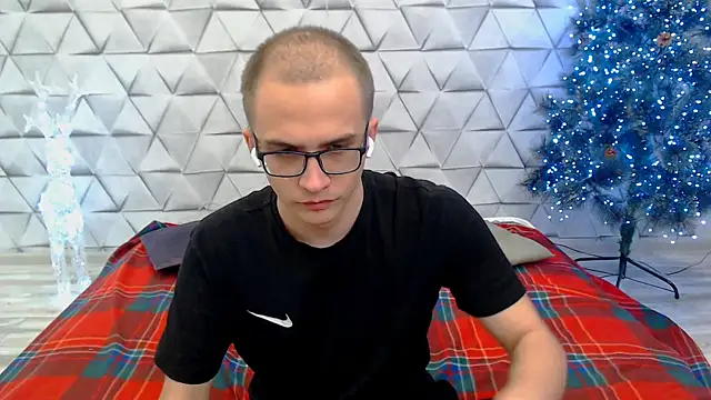 Pure Aura online show from February 27, 6:52 pm