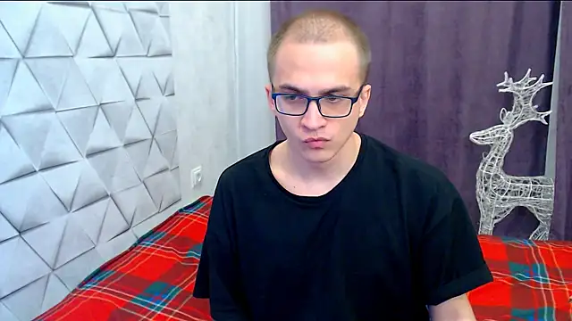 Pure Aura online show from March 3, 6:47 pm