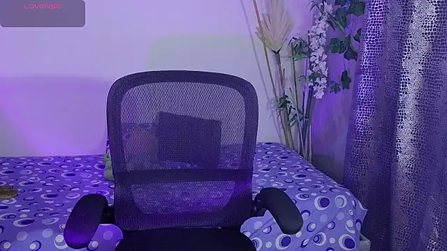 Scarlett Laurent online show from March 11, 5:13 am