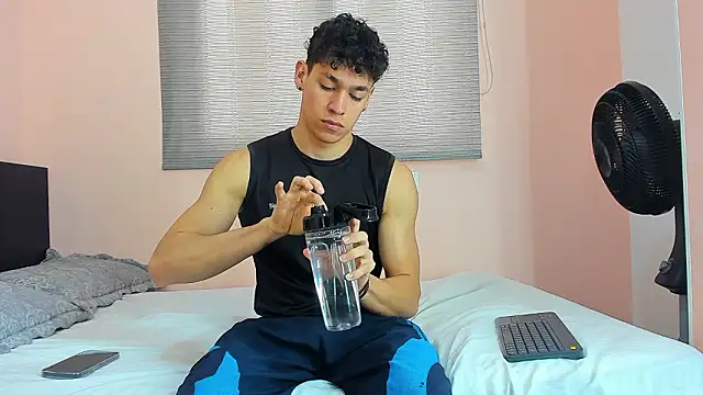 Muscle  Myke online show from February 24, 12:36 pm