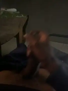 Snapshot of longuebitenoire971 chatting on February 17, 8:00 am longuebitenoire971 online show from February 17, 8:00 am