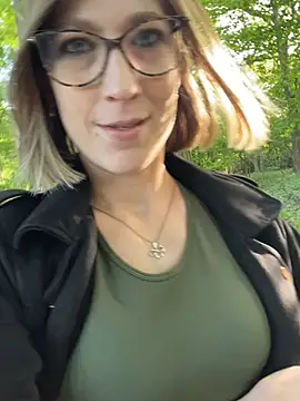 blondie-27 online show from April 24, 4:53 pm