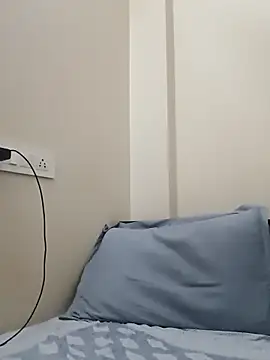 notanerd22 online show from April 15, 6:20 am