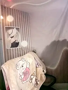 Snapshot of Girl-crazy1 chatting on February 13, 8:49 pm Girl-crazy1 online show from February 13, 8:49 pm