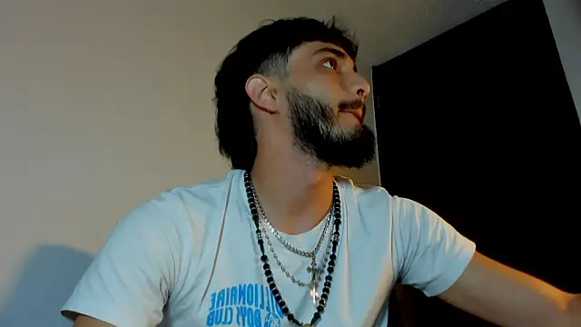 LovexJuxn8 online show from February 25, 8:29 pm