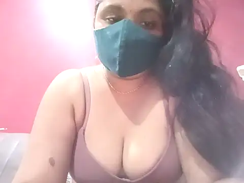 Snapshot of Mnra43 chatting on February 26, 6:40 pm Mnra43 online show from February 26, 6:40 pm