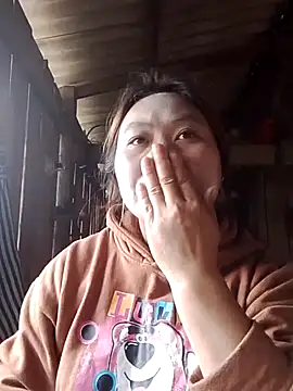 Snapshot of bany-lee chatting on May 4, 1:56 am bany-lee online show from May 4, 1:56 am