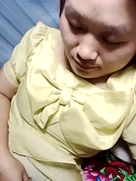 Snapshot of bany-lee chatting on May 7, 2:33 pm bany-lee online show from May 7, 2:33 pm