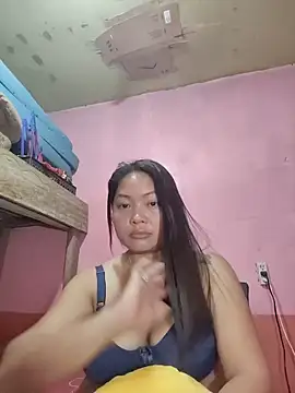 Snapshot of sweety_pie18 chatting on February 14, 1:19 pm sweety pie18 online show from February 14, 1:19 pm