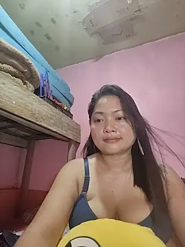 Snapshot of sweety_pie18 chatting on February 16, 12:56 pm sweety pie18 online show from February 16, 12:56 pm