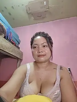 Snapshot of sweety_pie18 chatting on February 23, 12:57 pm sweety pie18 online show from February 23, 12:57 pm