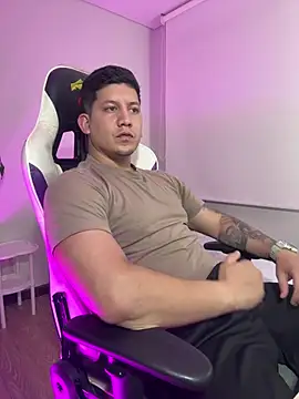  robertobaggioo online show from February 14, 5:37 am